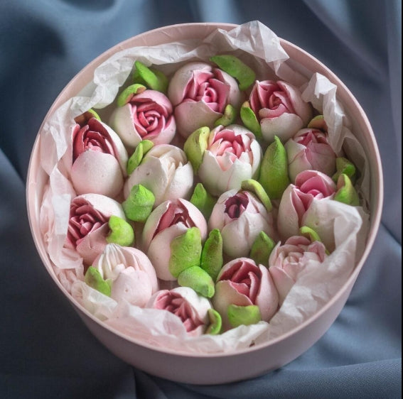 Cloud Soufflé Florals | Round Dessert Gift Box